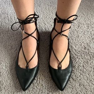 Steve Madden Eleanorr pointed tie-up flats!
